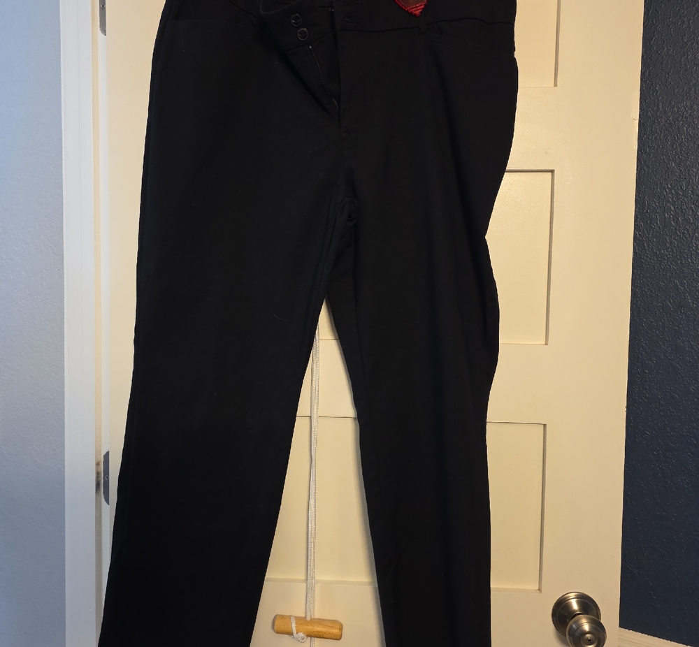 LEE Secretly Shapes Mid Rise  Black Pants.